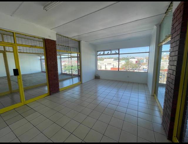 30M² RETAIL TO LET IN STARWOOD